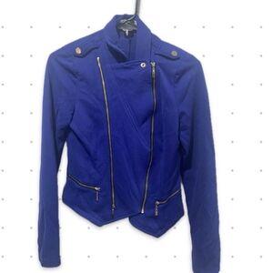 jacket in good condition made of polyester